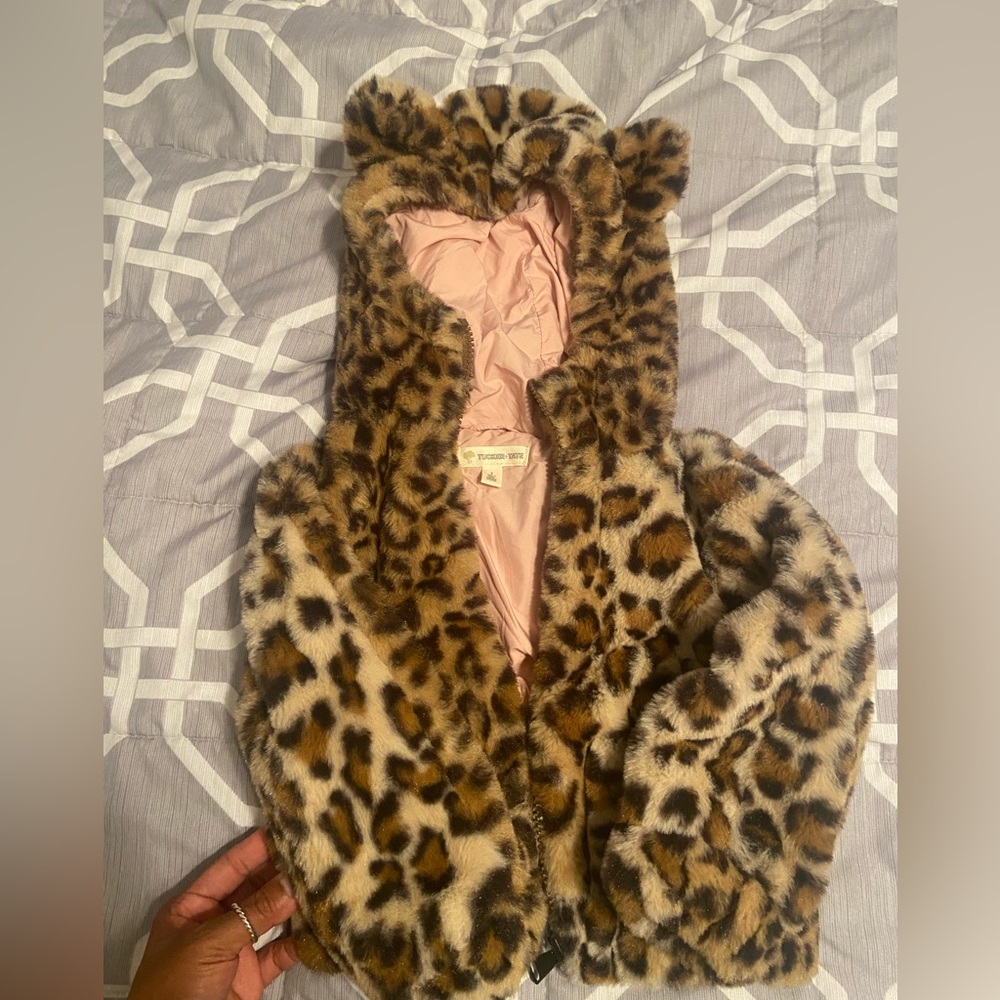 Tucker and Tate leopard coat